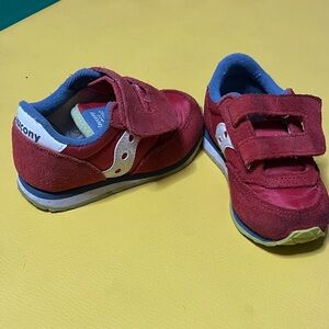 Saucony Kids Sneakers in Red and Blue Jazz Low Pro sz 7